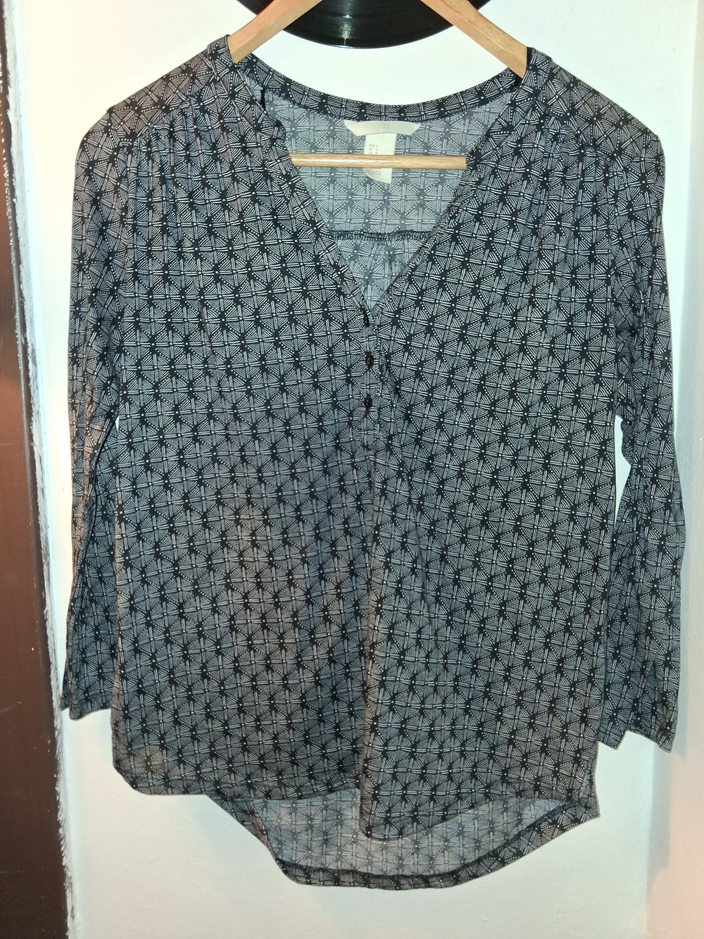 H&M Black & White Geometric Print Blouse